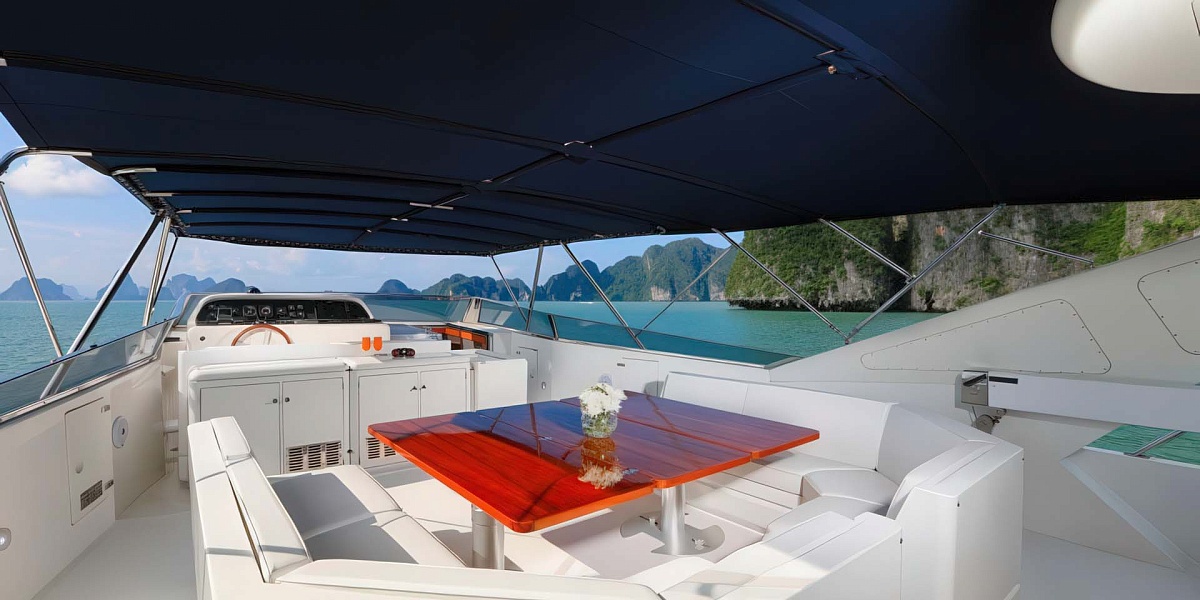 Аренда мега яхты Falcon 106 Demarest на Пхукете - Таиланд